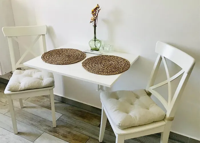 - Lucni شقة فندقية